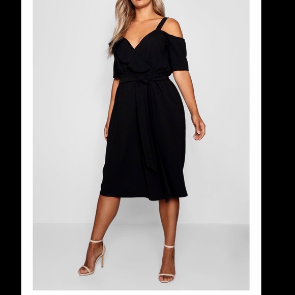 Boohoo Dresses & Skirts - Plus Plunge Ruffle Belt Midi Dress